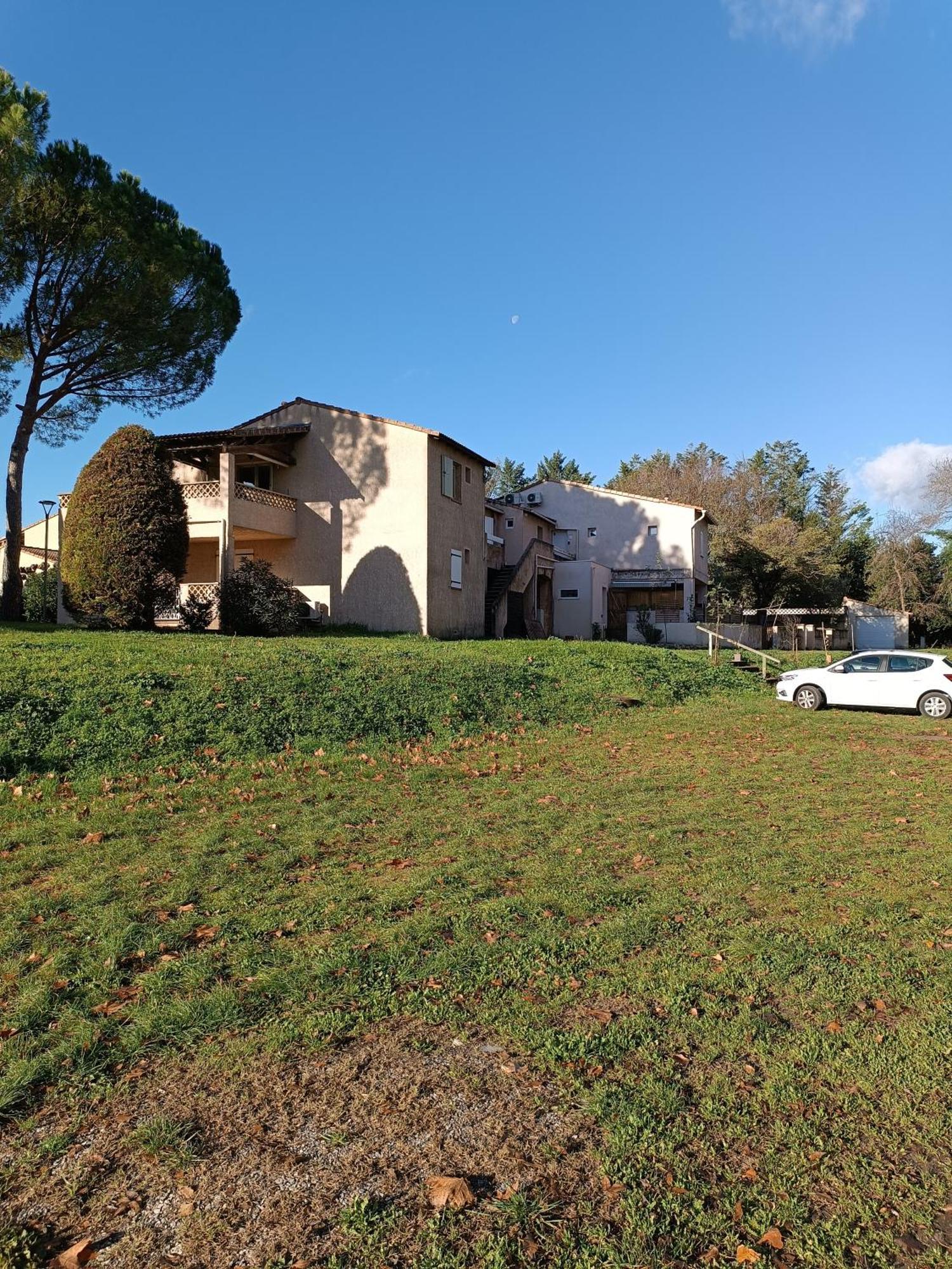 Studio 10M2, Terrasse 18M2 , Parking, Piscine Et Accueille Les Animaux Quissac  Exterior photo