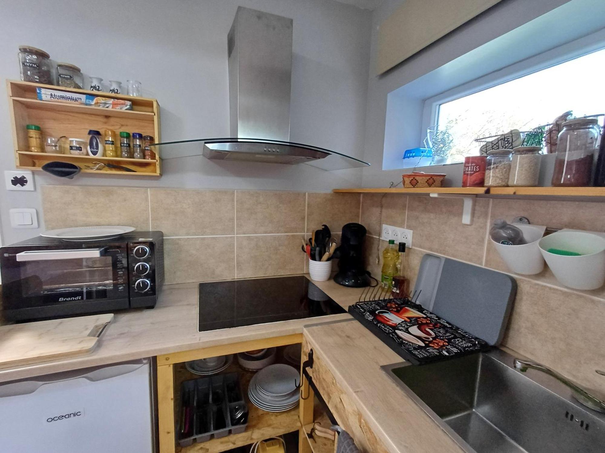 Studio 10M2, Terrasse 18M2 , Parking, Piscine Et Accueille Les Animaux Quissac  Exterior photo