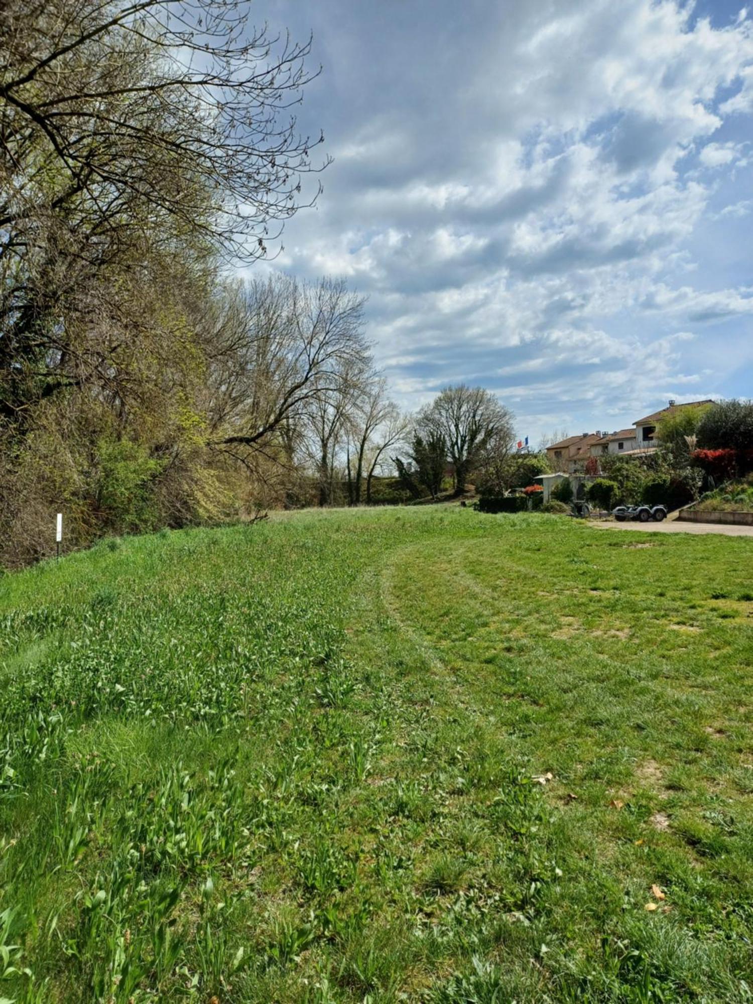Studio 10M2, Terrasse 18M2 , Parking, Piscine Et Accueille Les Animaux Quissac  Exterior photo