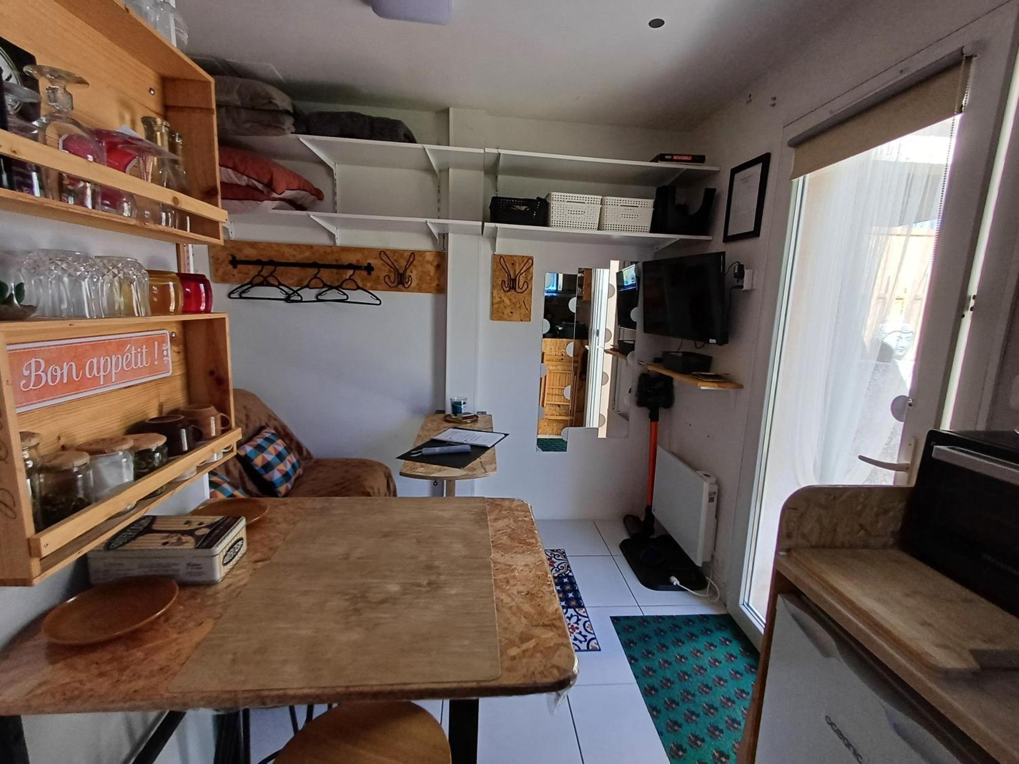 Studio 10M2, Terrasse 18M2 , Parking, Piscine Et Accueille Les Animaux Quissac  Exterior photo