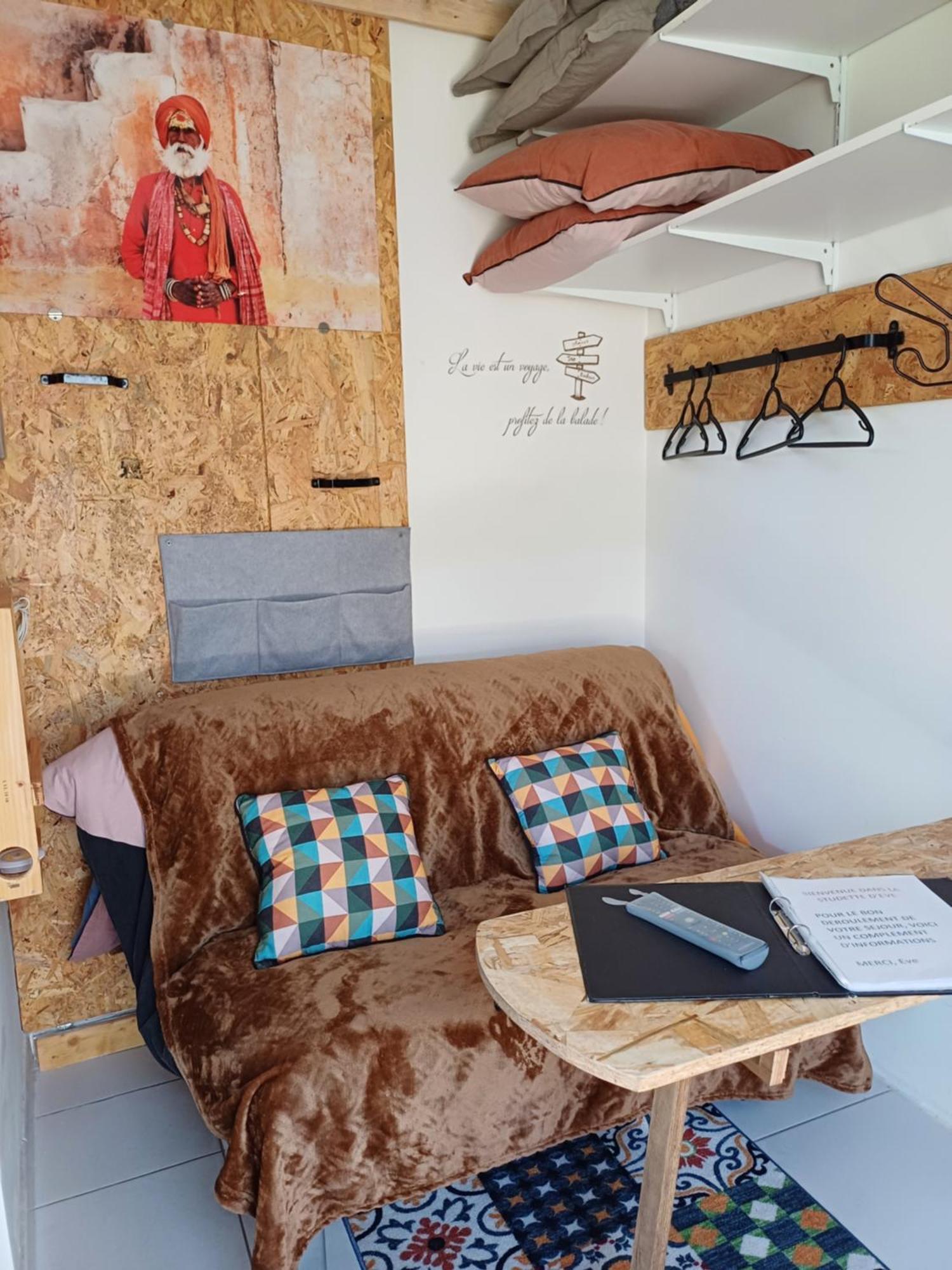 Studio 10M2, Terrasse 18M2 , Parking, Piscine Et Accueille Les Animaux Quissac  Exterior photo